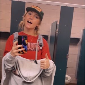 Meet your Posher, Ella